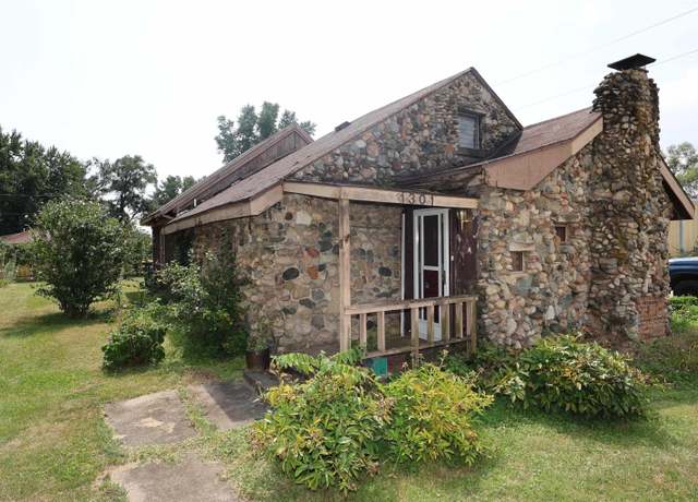 Property at 1301 E 6th St, Mishawaka, IN 46544, 3 beds, 1 bath