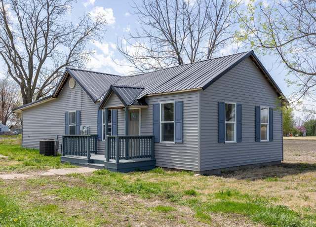 Property at 601 W Sherman St, Windfall, IN 46076, 2 beds, 1 bath