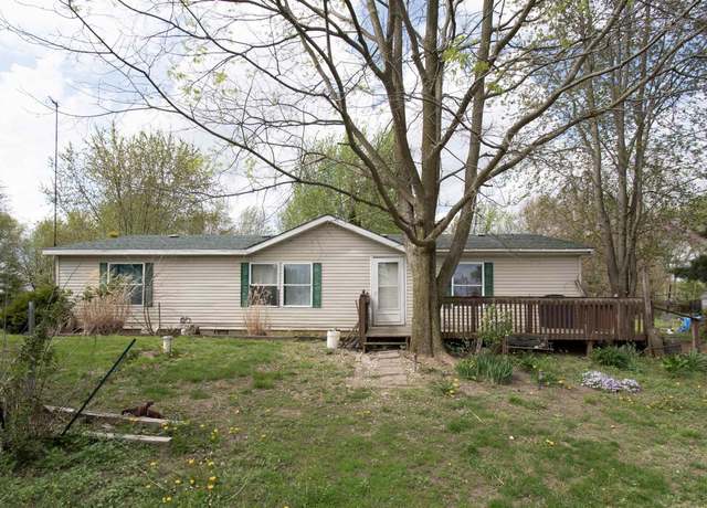 Property at 10 W 900, Wawaka, IN 46794, 3 beds, 2 baths