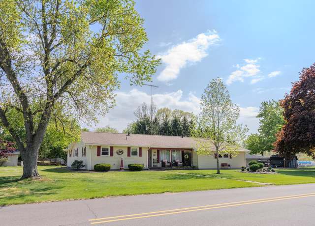 Property at 315 E Effie Mae St, North Webster, IN 46555, 4 beds, 2 baths