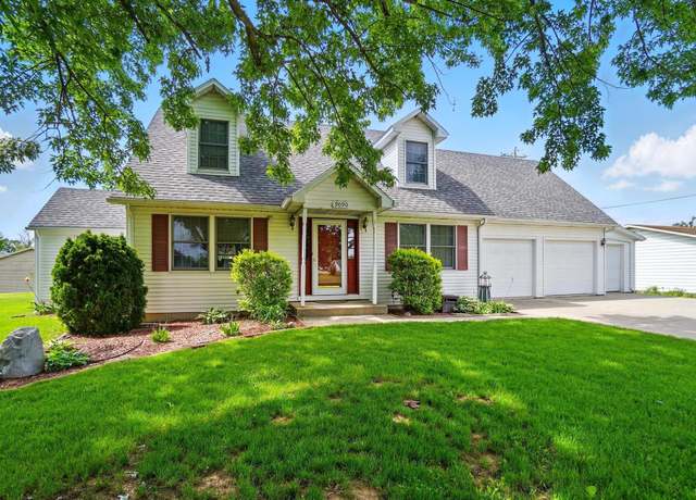 Property at 9090 E South Circle Dr, Churubusco, IN 46723, 4 beds, 2 baths
