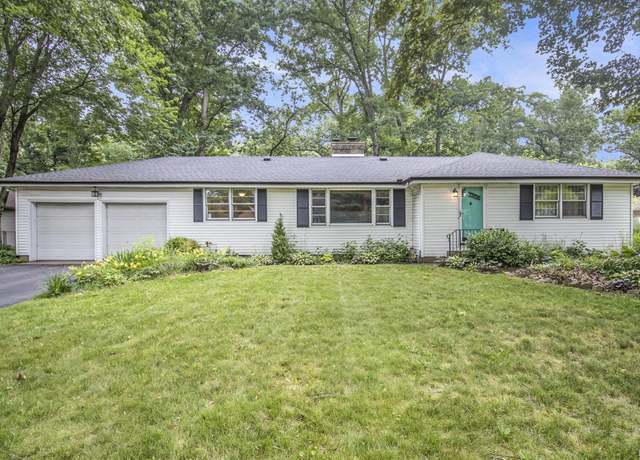 Property at 53156 Oakmont West Dr, South Bend, IN 46637, 3 beds, 2 baths