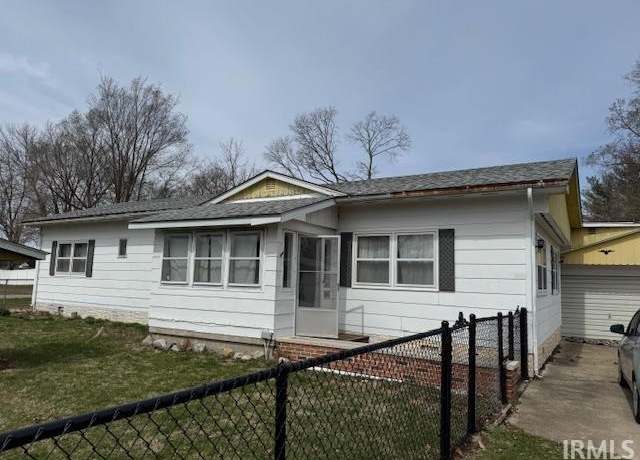 Property at 912 W Elm St, Cayuga, IN 47928, 2 beds, 2 baths