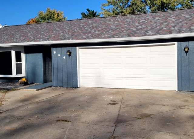 Property at 869 Hitzfield St, Huntington, IN 46750, 3 beds, 2 baths