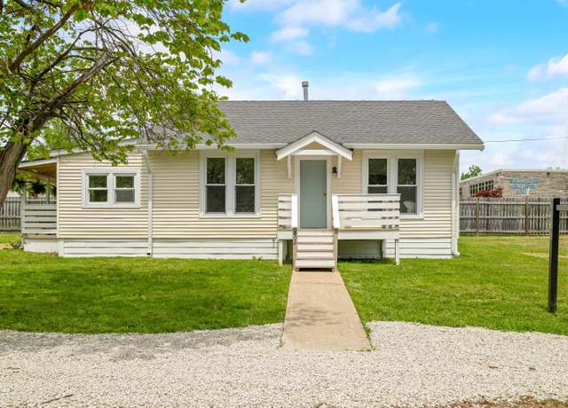 Property at 802 W Graham Dr, Bloomington, IN 47403, 3 beds, 1 bath