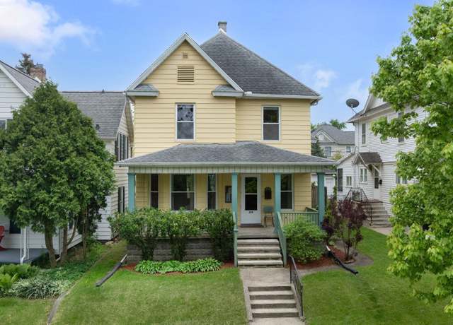 Property at 208 E Navarre St, South Bend, IN 46601, 4 beds, 1.5 baths