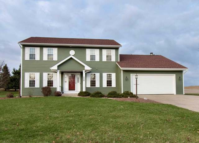 Property at 1503 Edgewood Dr, Kendallville, IN 46755, 4 beds, 2.5 baths