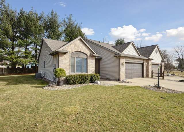 Property at 1671 Brookstone Ct, Elkhart, IN 46514, 2 beds, 2 baths