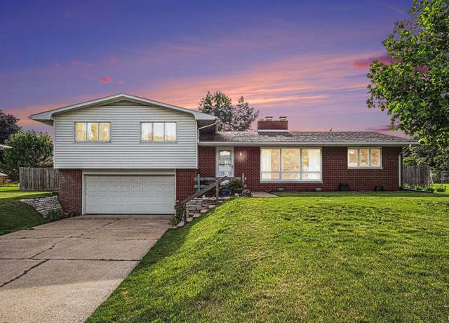 Property at 55921 Kathryn Dr, Elkhart, IN 46514, 3 beds, 2.5 baths