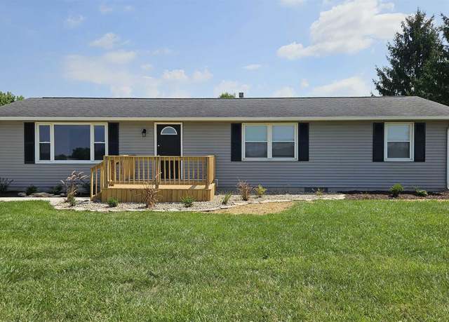 Property at 2110 N Indiana Ave, Auburn, IN 46706, 3 beds, 1.5 baths