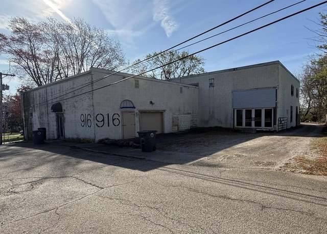 Property at 916 Rueger Dr, Evansville, IN 47710, 1 bed, 4.5 baths