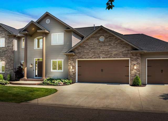 Property at 11681 N Venetian Dr, Syracuse, IN 46567, 4 beds, 2.5 baths