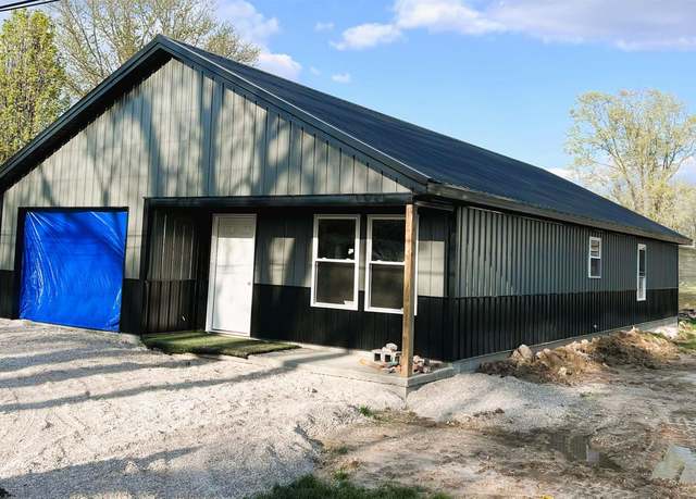 Property at 1122 N Marion St, Mitchell, IN 47446, 3 beds, 2 baths