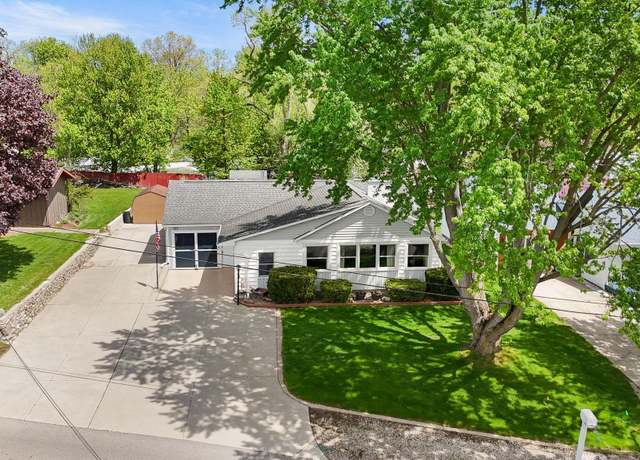 Property at 2395 Ln 150 Hamilton Lake Lk, Hamilton, IN 46742, 3 beds, 1.5 baths