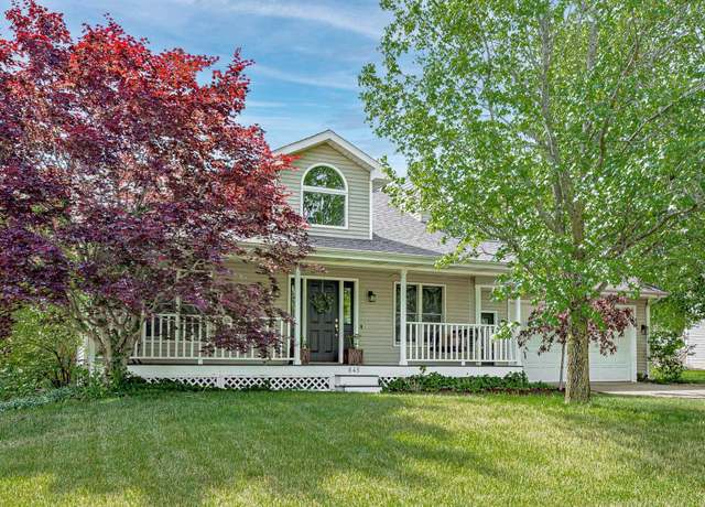 Property at 845 N Timberline Circle Cir E, Warsaw, IN 46582, 4 beds, 3.5 baths