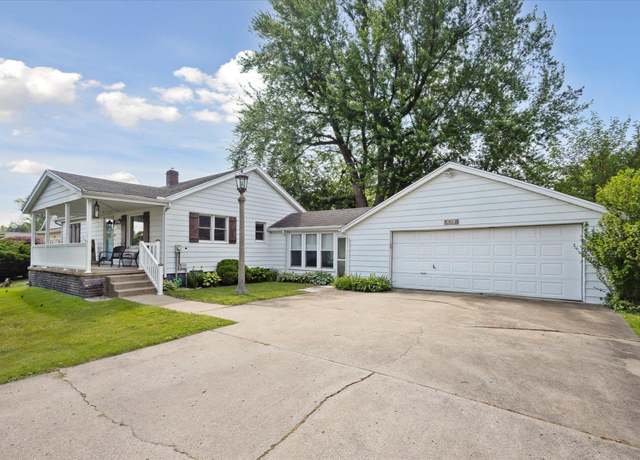 Property at 439 E 17th St, Mishawaka, IN 46544, 2 beds, 1 bath