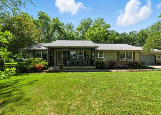 Property at 100 N Indiana St, Mulberry, IN 46058, 2 beds, 2 baths