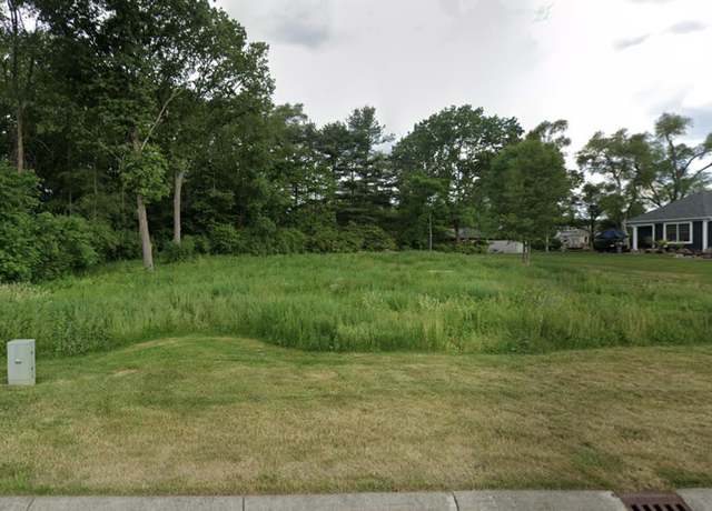 Property at 51527 Summer Hill Dr, Granger, IN 46530