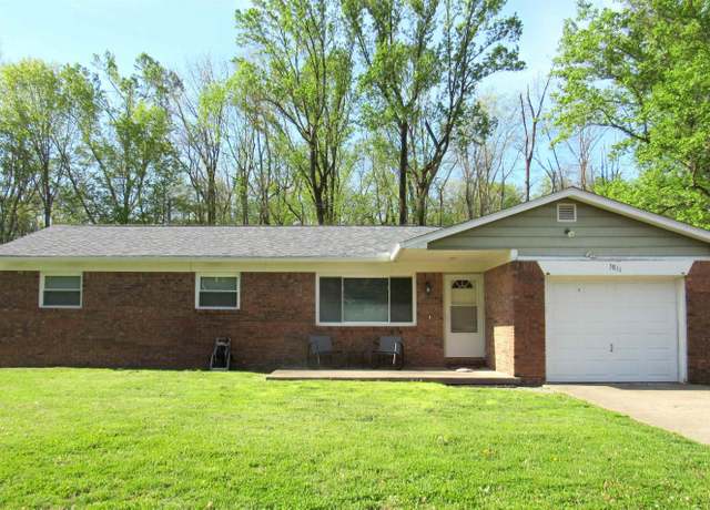Property at 3811 W Maybury Mall, Bloomington, IN 47403, 3 beds, 2 baths
