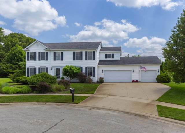 Property at 13652 Ravenwood Dr, Granger, IN 46530, 4 beds, 2.5 baths