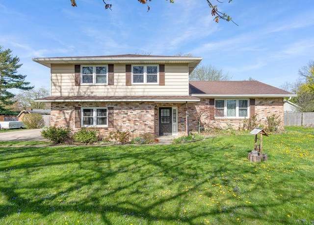 Property at 907 Hillsdale Dr, Kokomo, IN 46901, 4 beds, 3 baths