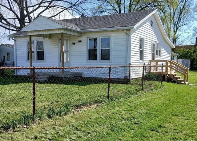 Property at 2122 S Hoyt Ave, Muncie, IN 47302, 2 beds, 1 bath