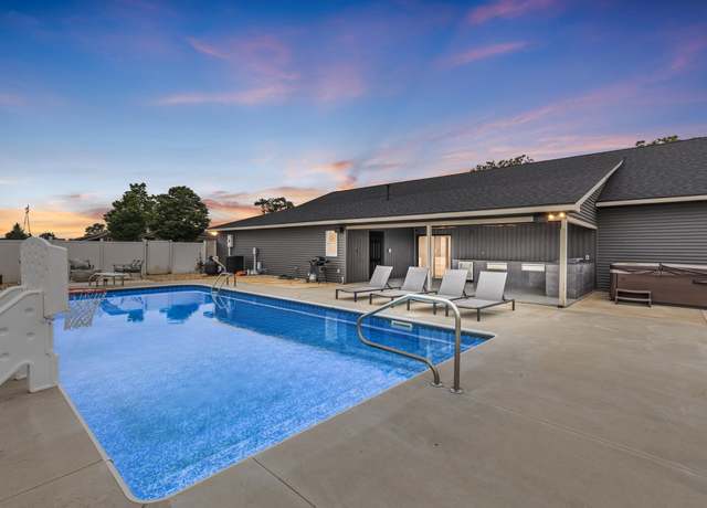 Property at 6511 W Cromwell Rd, Kimmell, IN 46760, 3 beds, 2.5 baths