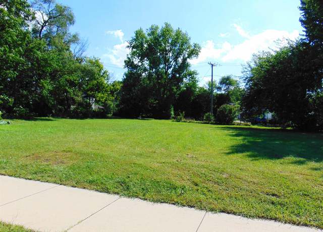 Photo of 1018 Lincolnway West St, South Bend, IN 46616