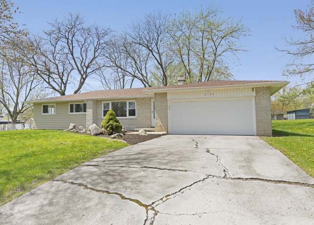 Property at 2135 Otsego Dr, Fort Wayne, IN 46825, 3 beds, 1.5 baths