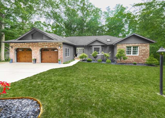 Property at 4313 W Moss Ln, Bloomington, IN 47403, 4 beds, 3.5 baths