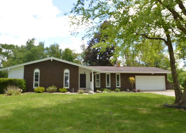 Property at 53120 Fox Ct, South Bend, IN 46637, 3 beds, 2 baths
