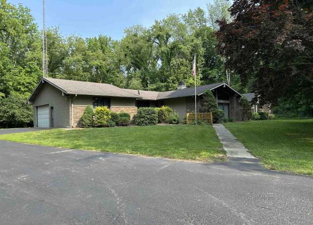Property at 572 N 350 E, Logansport, IN 46947, 4 beds, 3 baths