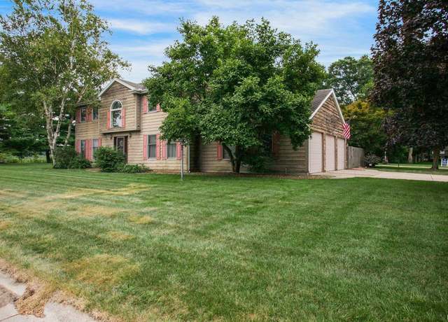 Property at 10026 Shadow Wood Dr, Granger, IN 46530, 3 beds, 2.5 baths