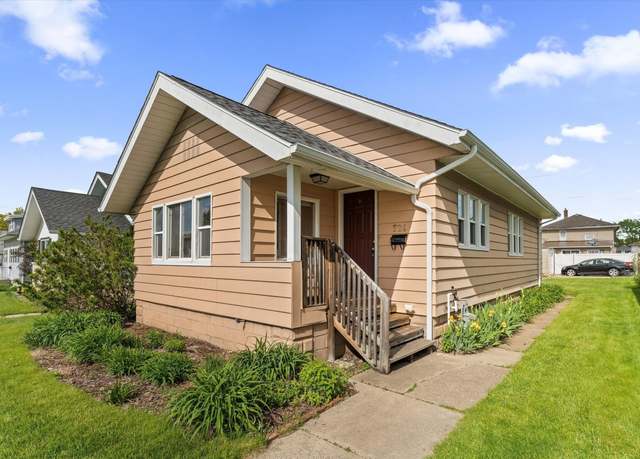 Property at 324 Gernhart Ave, Mishawaka, IN 46544, 2 beds, 1 bath