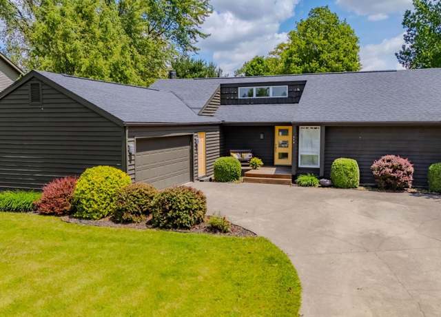 Property at 712 Allen Dr, Sweetser, IN 46987, 3 beds, 2 baths