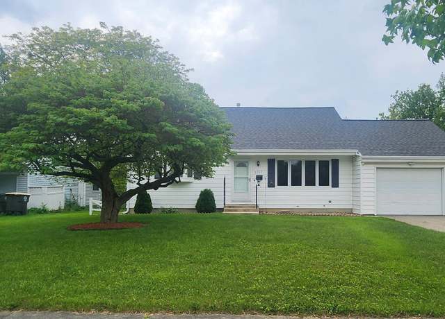 Property at 2703 Bosworth Dr, Fort Wayne, IN 46805, 4 beds, 2 baths