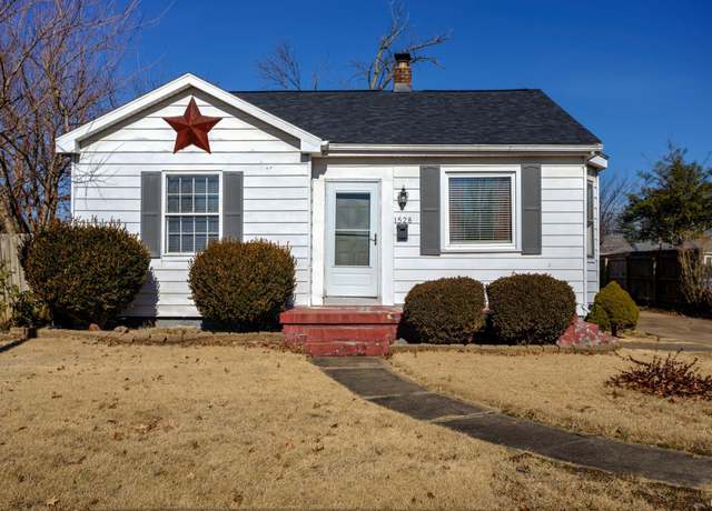 Property at 1528 Monroe Ave, Evansville, IN 47714, 3 beds, 2 baths