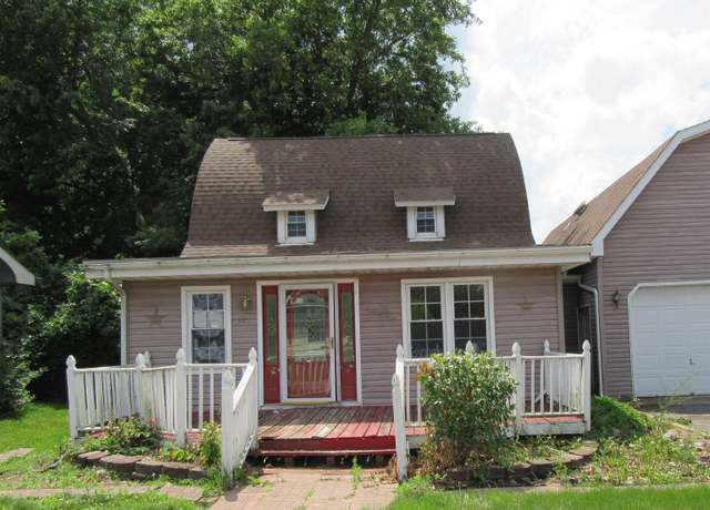 Property at 417 N Gretchen St, Walton, IN 46994, 3 beds, 1.5 baths