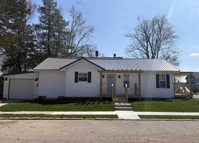 Property at 1002 S 36th St, South Bend, IN 46615, 3 beds, 3 baths