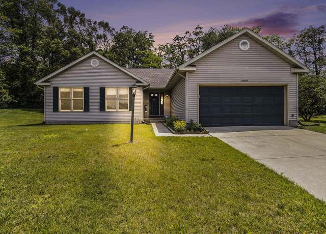 Property at 18086 Courtland Dr, South Bend, IN 46637, 3 beds, 2 baths