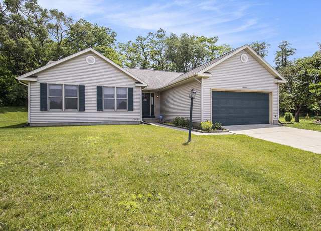 Property at 18086 Courtland Dr, South Bend, IN 46637, 3 beds, 2 baths