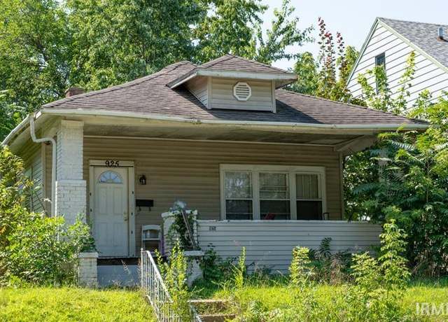 Property at 925 Sancome Ave, South Bend, IN 46628, 3 beds, 1 bath