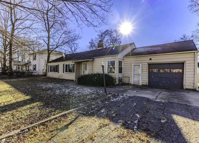 Property at 6701 E Hickory Ln, Muncie, IN 47303, 3 beds, 2 baths