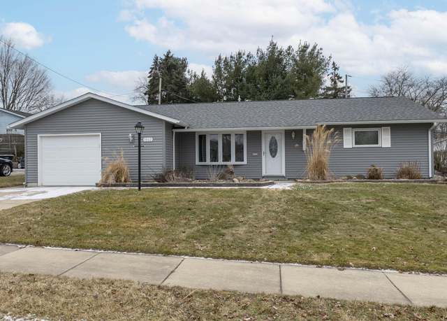 Property at 1942 Piedmont Way, South Bend, IN 46614, 5 beds, 2 baths