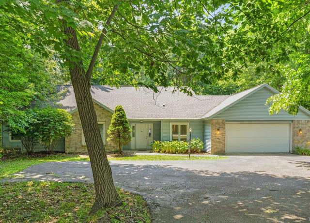 Property at 1427 Carroll Rd, Fort Wayne, IN 46845, 3 beds, 2 baths