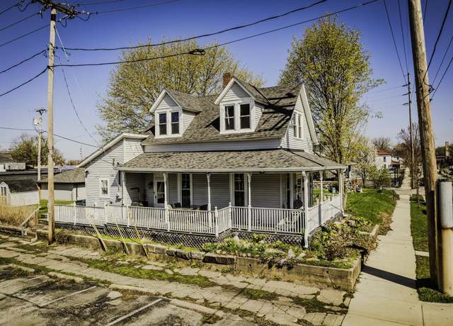 Property at 215 N Monroe St, Muncie, IN 47305, 3 beds, 1 bath