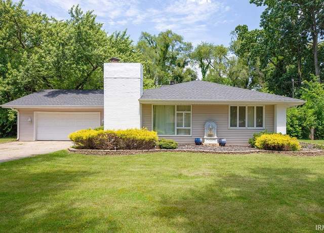 Property at 1760 Grant St, Elkhart, IN 46514, 4 beds, 2.5 baths