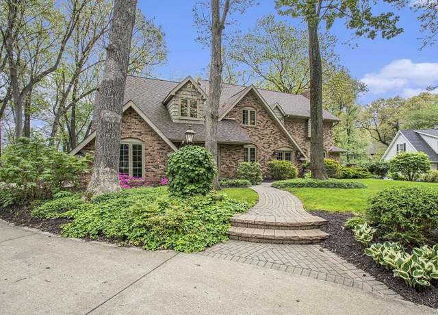 Property at 51086 Woodcliff Ct, Granger, IN 46530, 5 beds, 4.5 baths