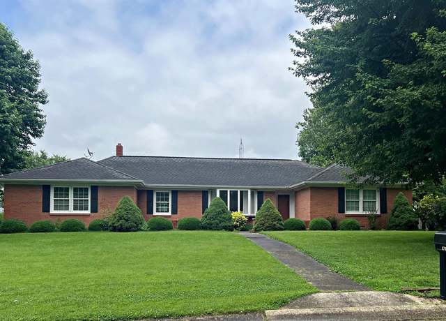 Property at 1710 Oak St, Linton, IN 47441, 3 beds, 2.5 baths