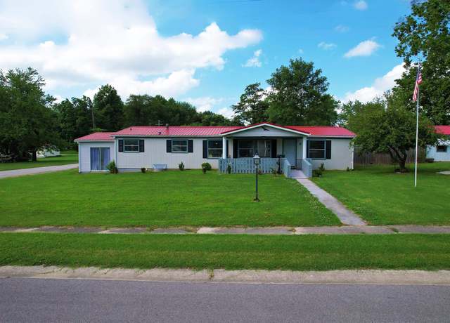 Property at 632 W 8th St, Bicknell, IN 47512, 3 beds, 3 baths